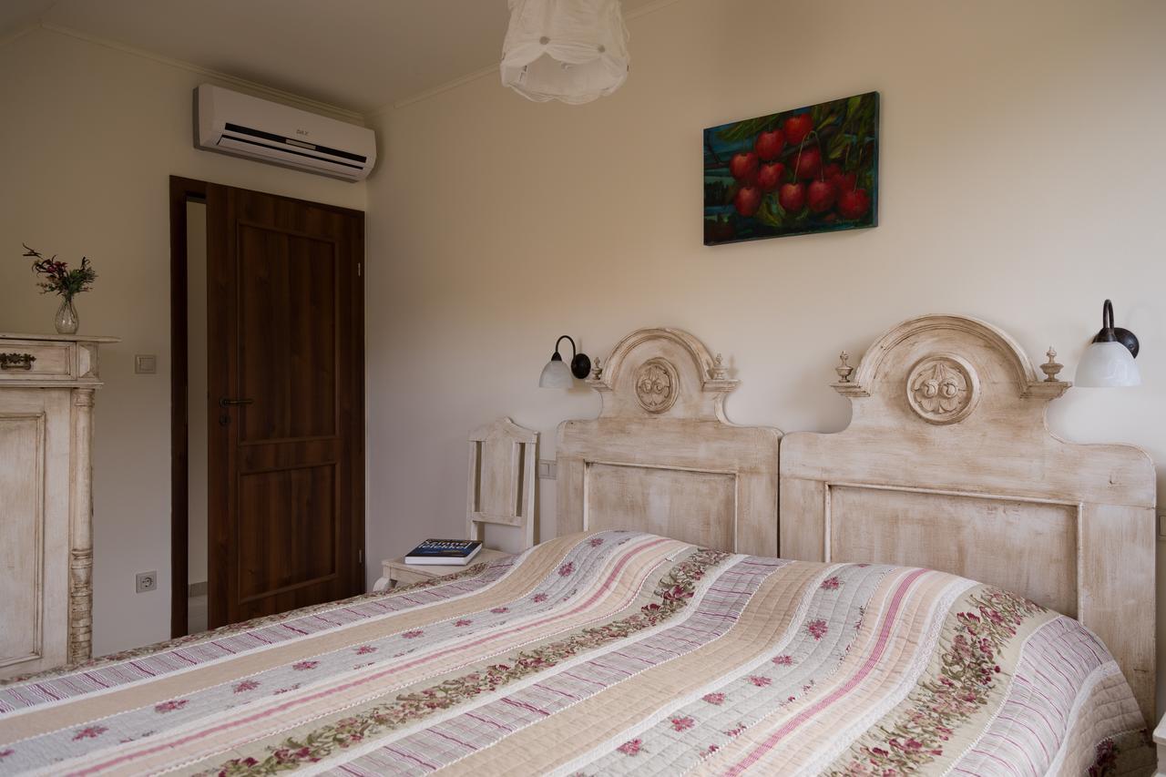 Radhe Resort Es Syam Meditacios Es Rendezvenykozpont Somogyvamos Exterior foto
