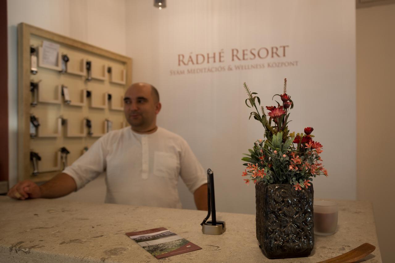 Radhe Resort Es Syam Meditacios Es Rendezvenykozpont Somogyvamos Exterior foto