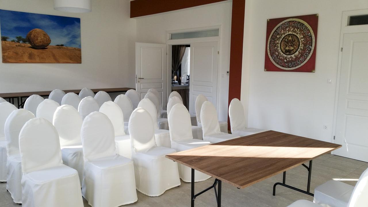 Radhe Resort Es Syam Meditacios Es Rendezvenykozpont Somogyvamos Exterior foto