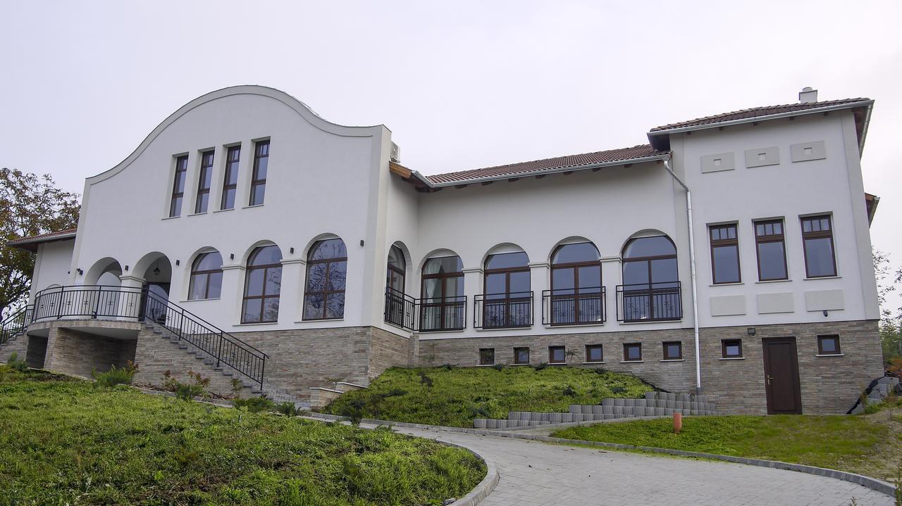 Radhe Resort Es Syam Meditacios Es Rendezvenykozpont Somogyvamos Exterior foto