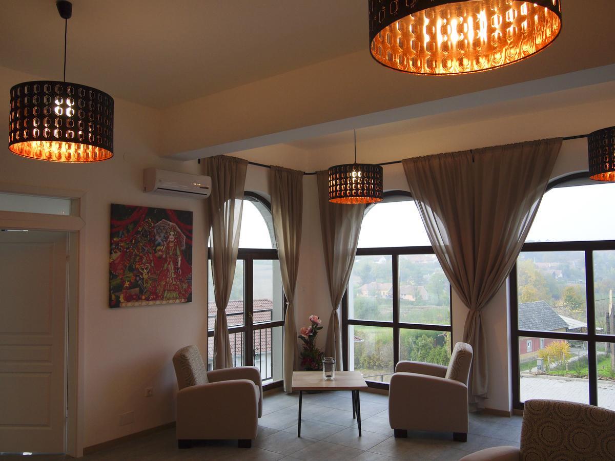 Radhe Resort Es Syam Meditacios Es Rendezvenykozpont Somogyvamos Exterior foto